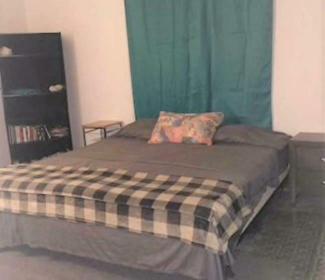 اتاق لوکس با تخت بزرگ, Medusa's Hostel