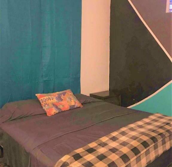 اتاق لوکس با تخت بزرگ, Medusa's Hostel