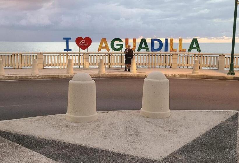 اتاق لوکس, Medusa's Hostel