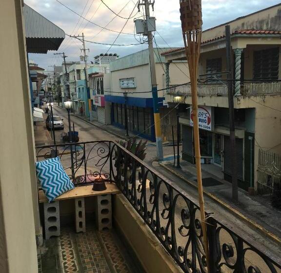 اتاق لوکس, Medusa's Hostel