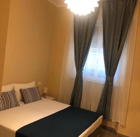 اتاق لوکس, Paradise Inn
