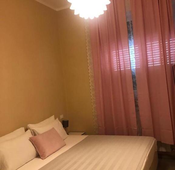 اتاق لوکس, Paradise Inn