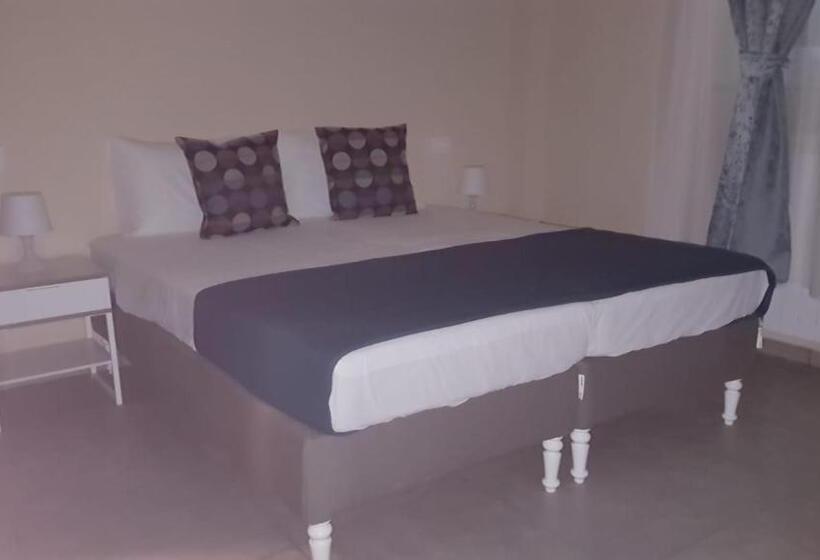 اتاق لوکس, Paradise Inn