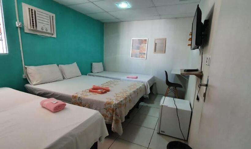 Четырехместный номер эконом класса с общей ванной комнатой, Casa Da Esquina Pousada