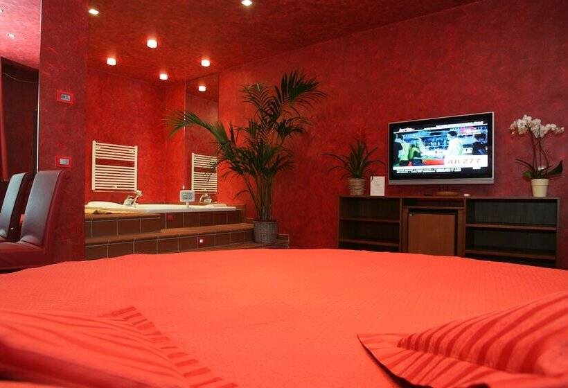자쿠지 스위트, Motel Ranch