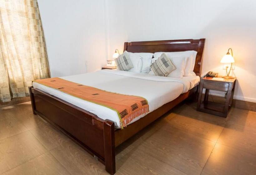 디럭스 룸 킹사이즈 침대, Noune Resort