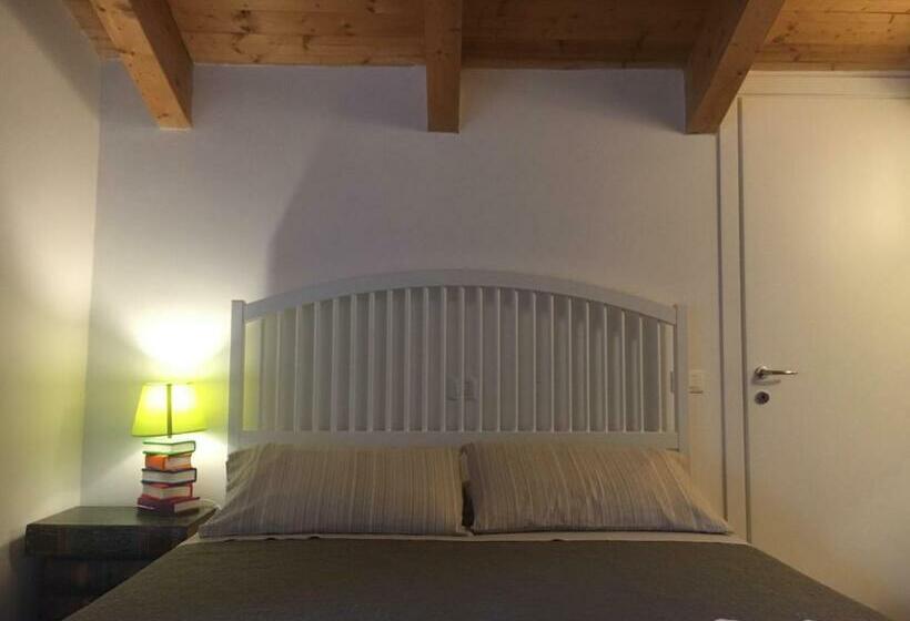 اتاق لوکس, Al Libro Letto