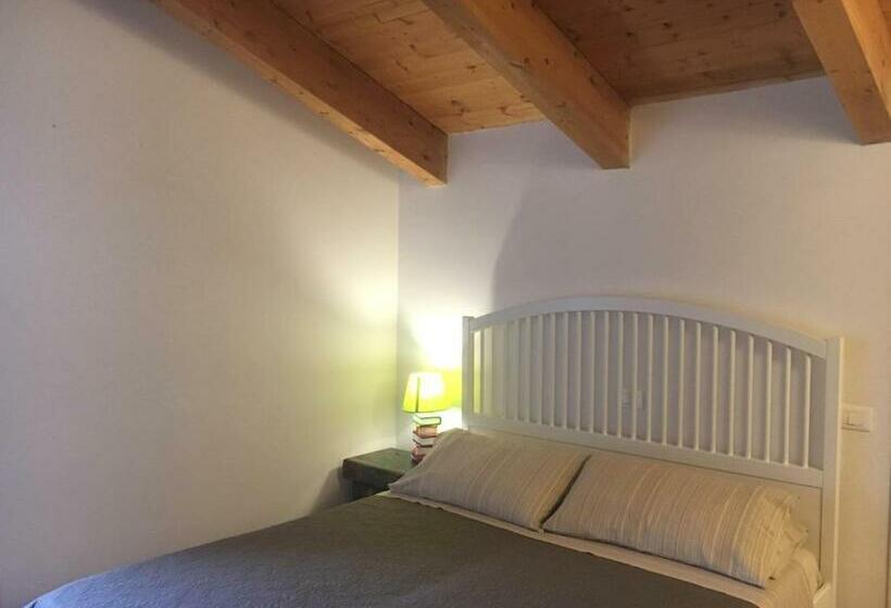 اتاق لوکس, Al Libro Letto