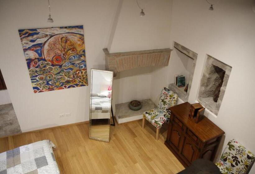 اتاق لوکس سه تخته, Al Libro Letto