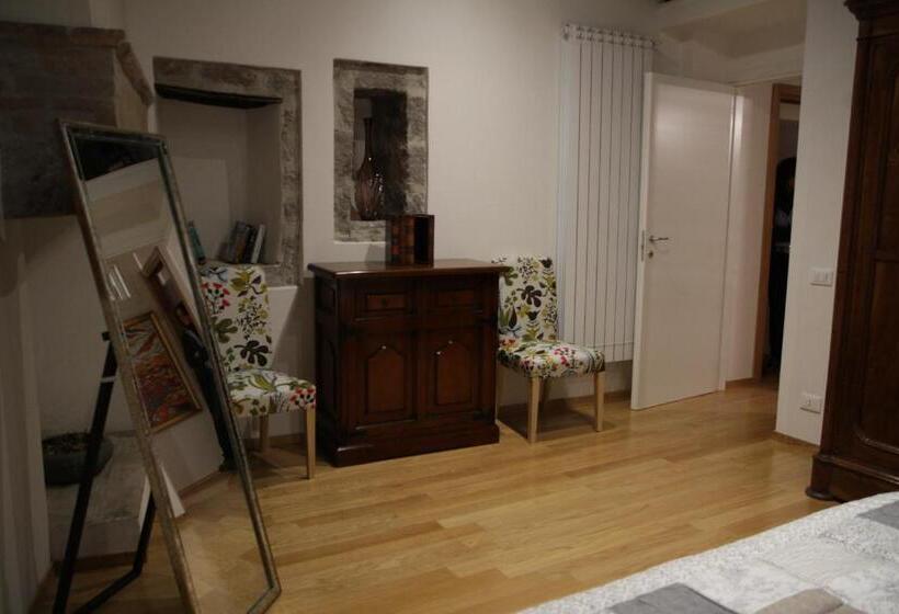 اتاق لوکس سه تخته, Al Libro Letto