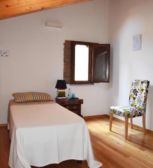 اتاق استاندارد یک نفره, Al Libro Letto