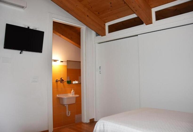 اتاق استاندارد یک نفره, Al Libro Letto