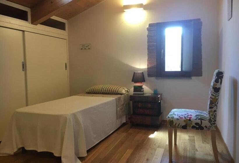 اتاق استاندارد یک نفره, Al Libro Letto