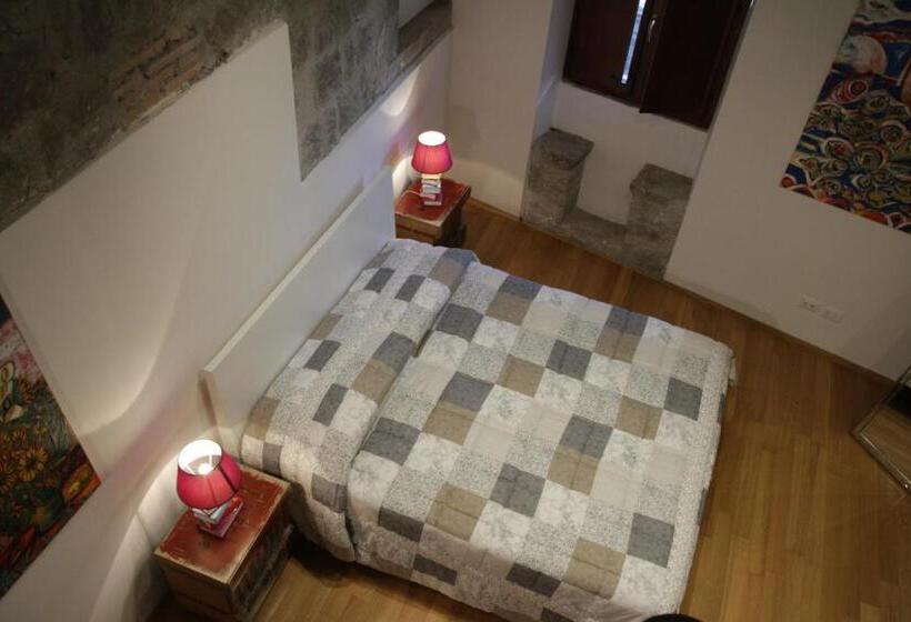 اتاق لوکس سه تخته, Al Libro Letto