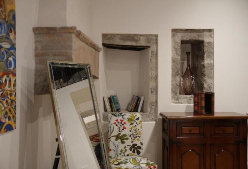 اتاق لوکس سه تخته, Al Libro Letto