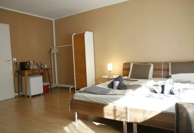 スタンダードルーム, Pension Breite