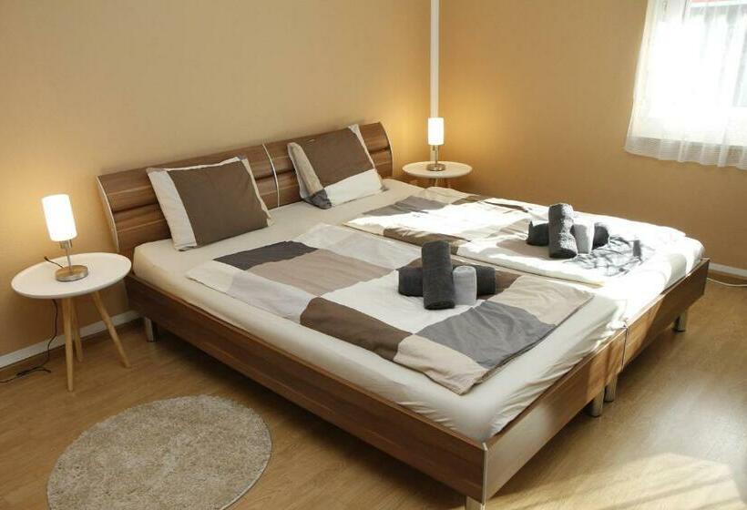 スタンダードルーム, Pension Breite