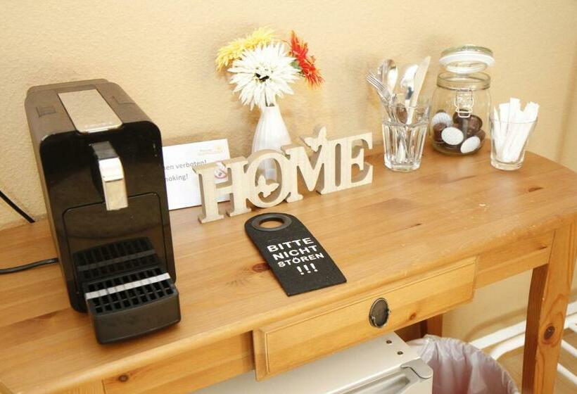 スタンダードルーム, Pension Breite