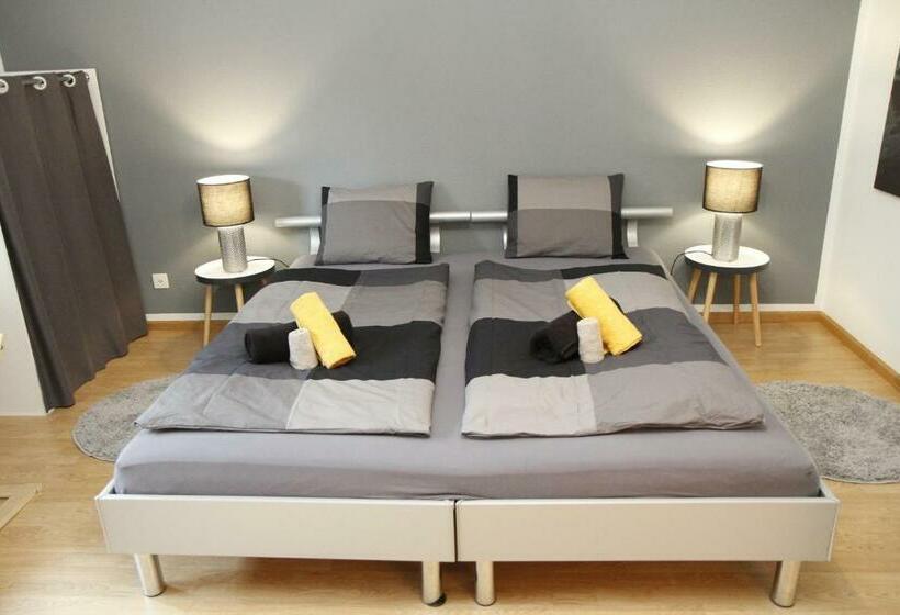 スタンダードルーム, Pension Breite