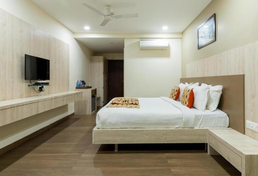 デラックスルーム, Monk S Nirvanaa Hotel & Resort