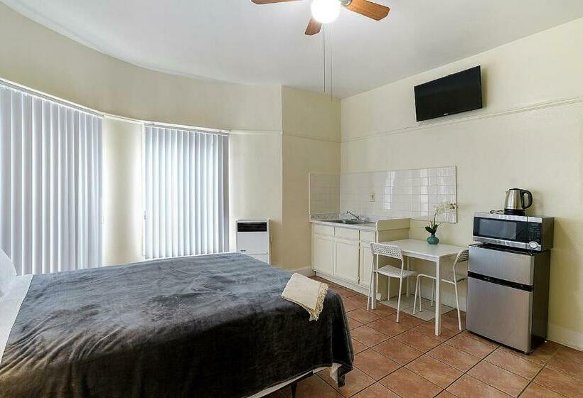 غرفة قياسية فردية, Pads On Pasadena Ave