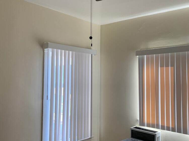 غرفة قياسية فردية, Pads On Pasadena Ave