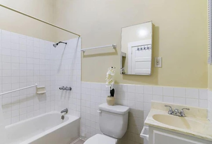 غرفة قياسية فردية, Pads On Pasadena Ave