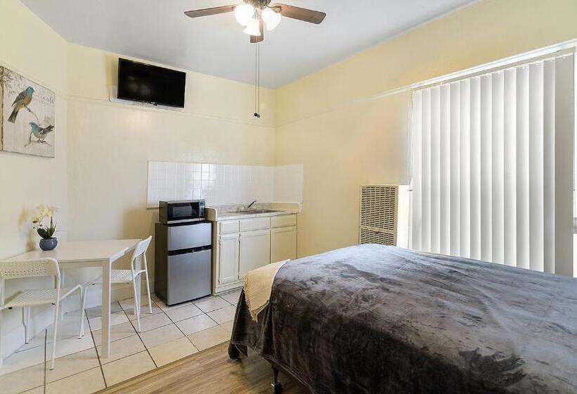 غرفة قياسية فردية, Pads On Pasadena Ave