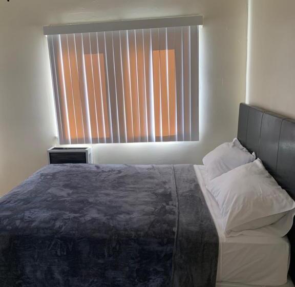 إستوديو قياسى, Pads On Pasadena Ave