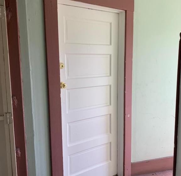 חדר סטודיו סטנדרד, Pads On Pasadena Ave
