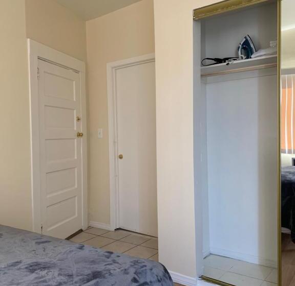 إستوديو قياسى, Pads On Pasadena Ave