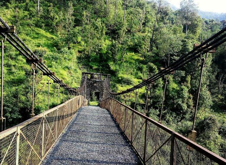 Habitació Familiar Vista Muntanya, Silent Valley  Alchauna Kumaoni House Along River Kalsa