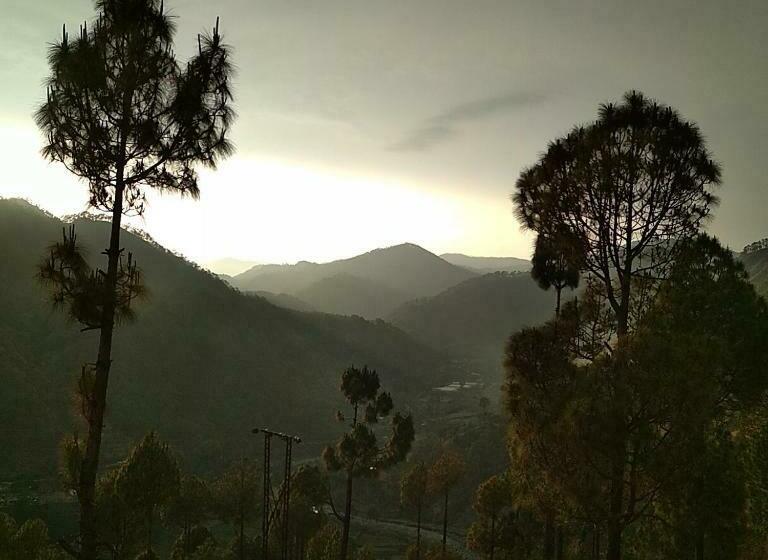 Habitació Familiar Vista Muntanya, Silent Valley  Alchauna Kumaoni House Along River Kalsa