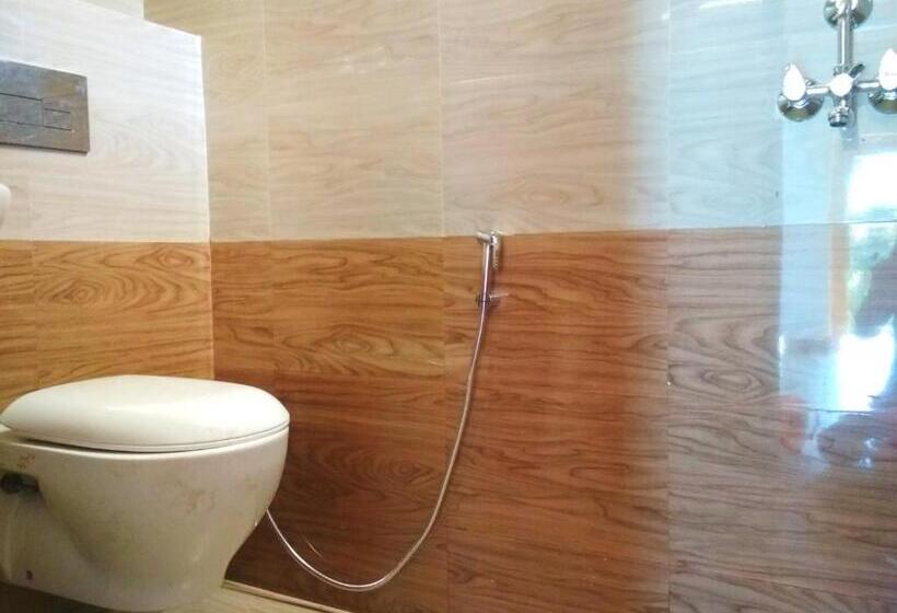 Habitació Familiar Vista Muntanya, Silent Valley  Alchauna Kumaoni House Along River Kalsa