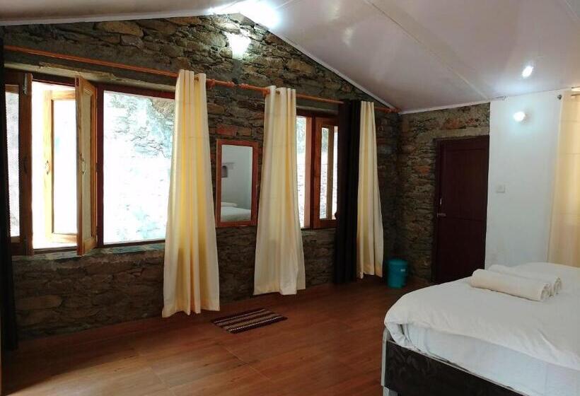 Family Room, Silent Valley  Alchauna Kumaoni House Along River Kalsa