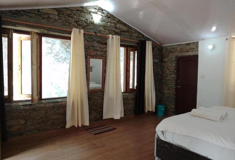 Family Room, Silent Valley  Alchauna Kumaoni House Along River Kalsa