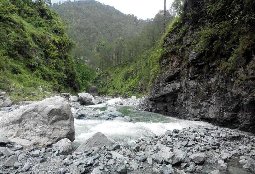 Family Room, Silent Valley  Alchauna Kumaoni House Along River Kalsa