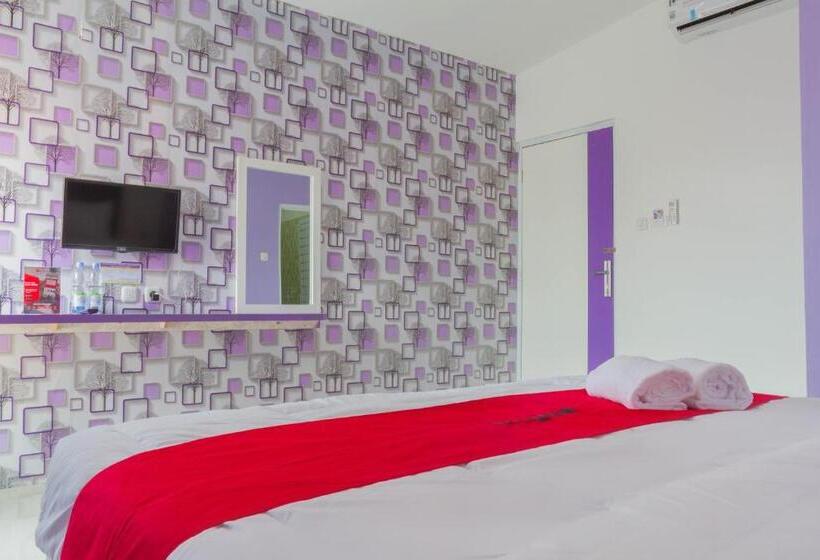 Номер Economy, Reddoorz Plus @ Tuparev Cirebon 2