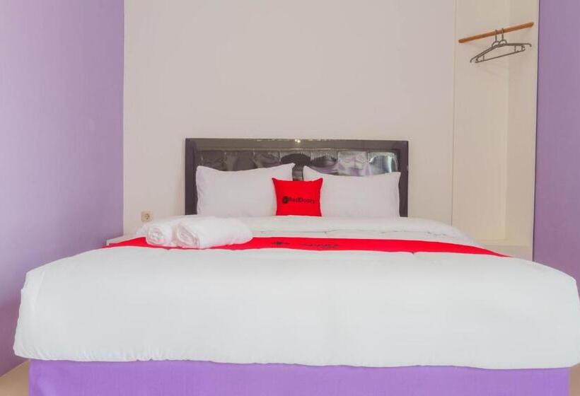 Номер Economy, Reddoorz Plus @ Tuparev Cirebon 2