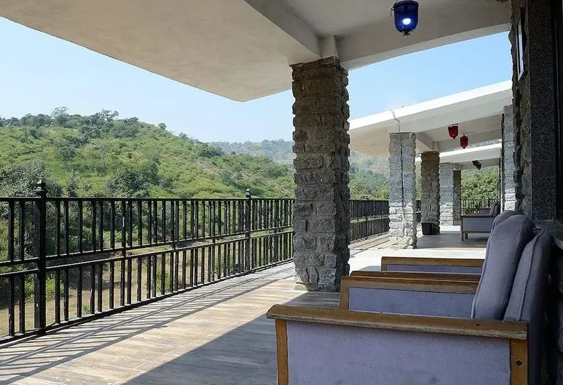 デラックスルーム, Sadanira Resort