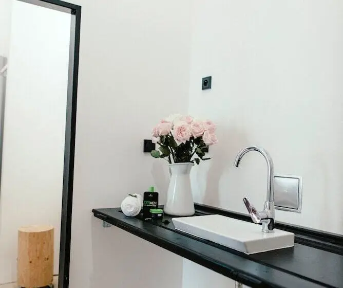 Standard-huone Jaettu Kylpyhuone, Wake Up Wellness Hostel