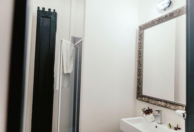 Bed in Shared Room with Shared Bathroom, Wake Up Wellness Hostel