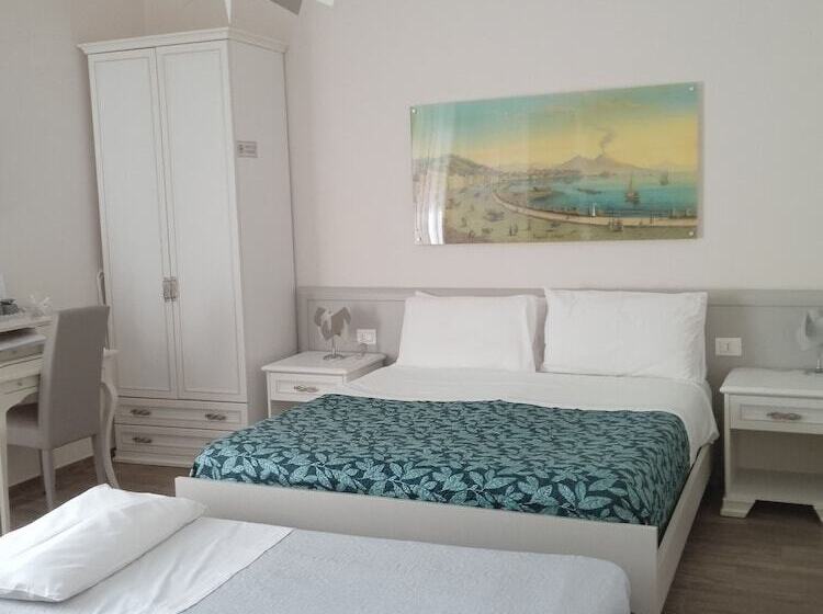 חדר קומפורט לשלושה, L Acchiappasogni Vesuviano Guest House