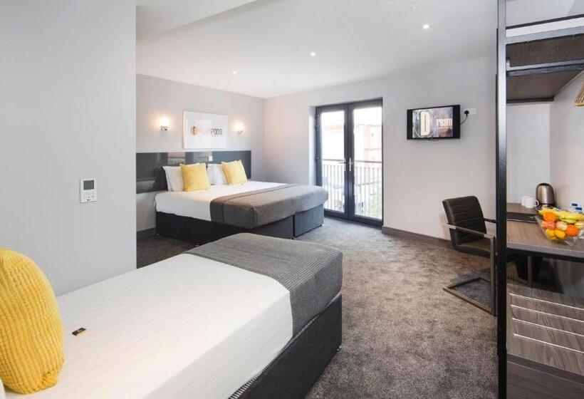 コンフォートトリプルルーム, Bank Square Town House