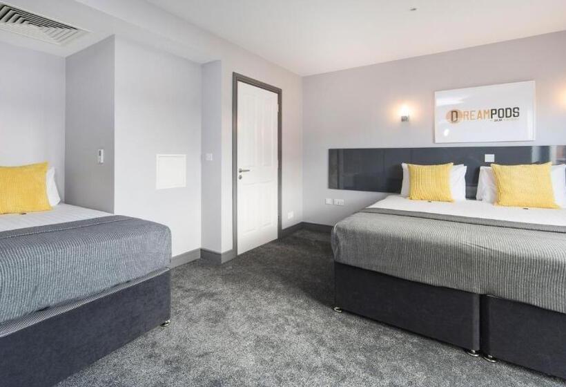 コンフォートトリプルルーム, Bank Square Town House