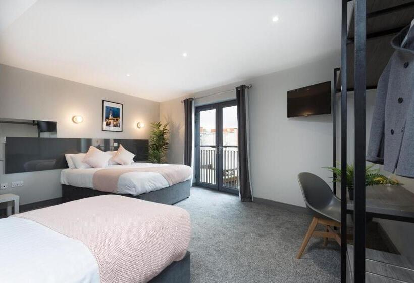 コンフォートトリプルルーム, Bank Square Town House