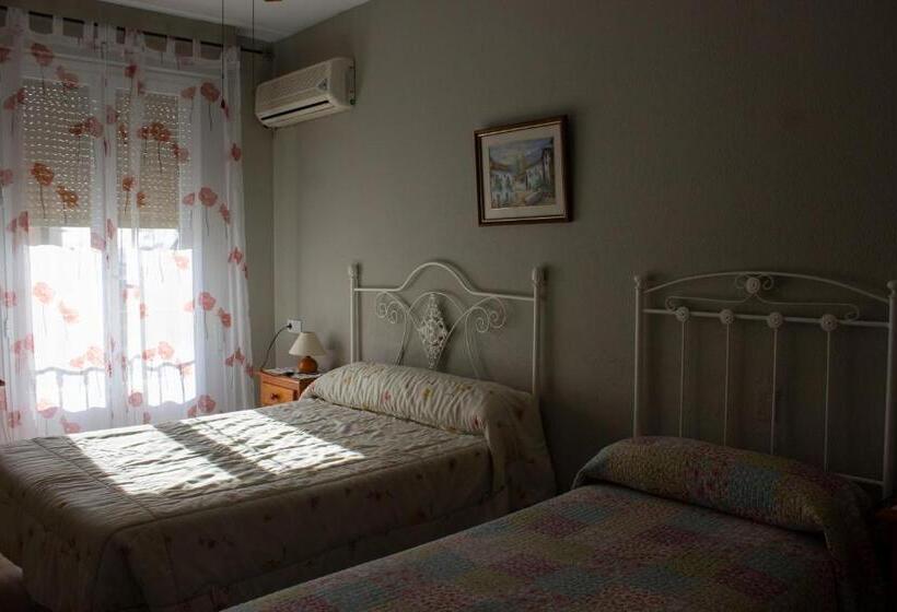 غرفة قياسية ثلاثية, Hostal Casa Jose