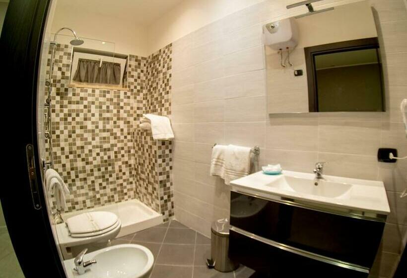 اتاق استاندارد با تخت بزرگ, L'incanto