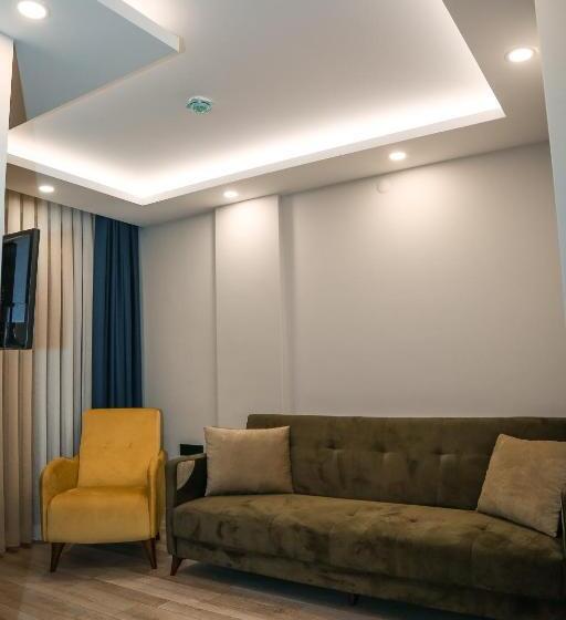 Suite Deluxe, White Golden Suite