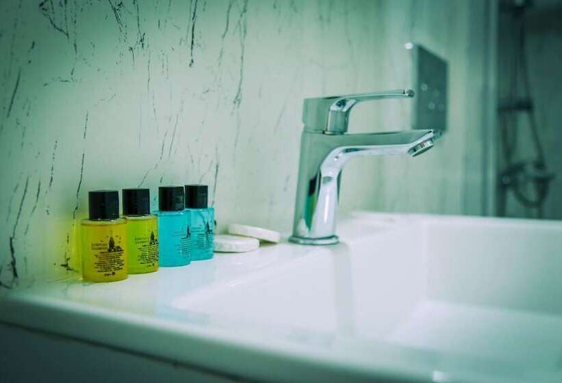 Deluxe Suite Sea View, White Golden Suite